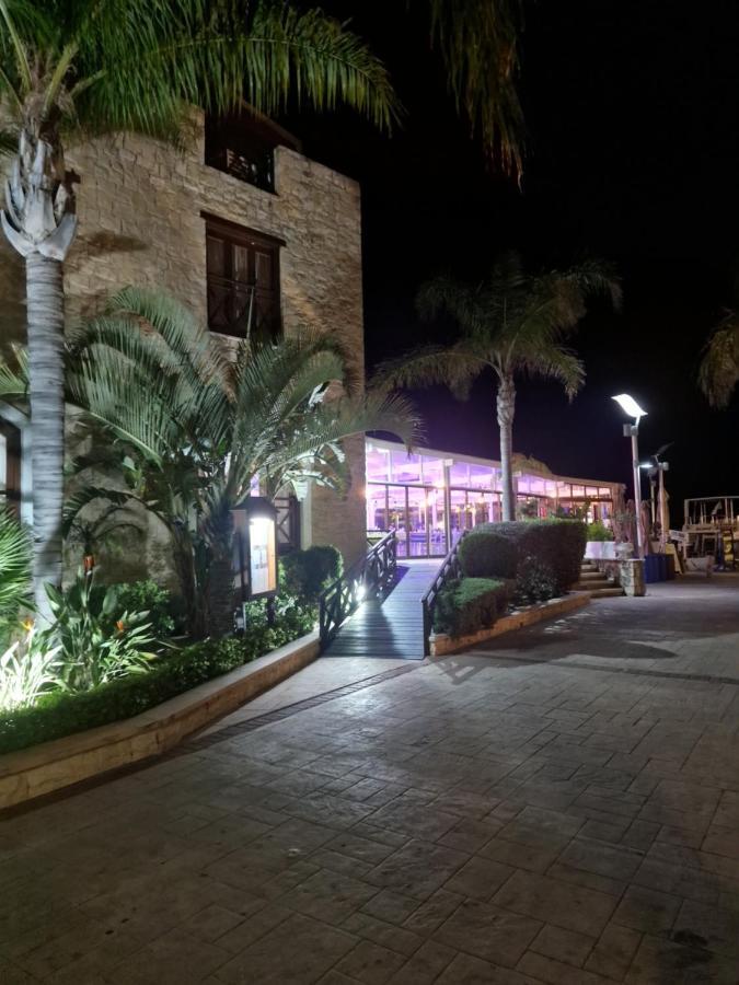 Y & P Latchi Hotel Ngoại thất bức ảnh